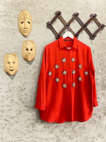 Kristal Boncuk İşlemeli Tasarım Oversize Gömlek (Nar Çiçeği)