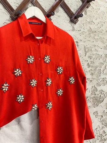 Kristal Boncuk İşlemeli Tasarım Oversize Gömlek (Nar Çiçeği)