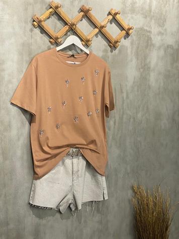 Kristal Çiçek Desen Taşlı Tişört (Camel)