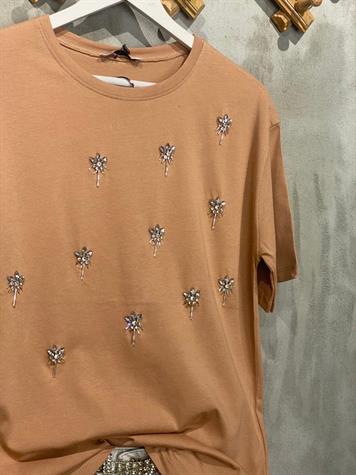 Kristal Çiçek Desen Taşlı Tişört (Camel)