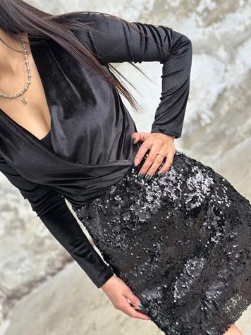 Kruvaze Yaka Kadife Kumaş Bodysuit (Siyah)