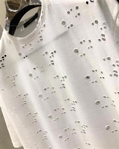 Lazer Yırtık Kesik Detaylı Tshirt (BEYAZ & SİYAH)