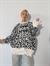 Leopar Desen Yırtık Detaylı Triko Kazak (Beyaz)