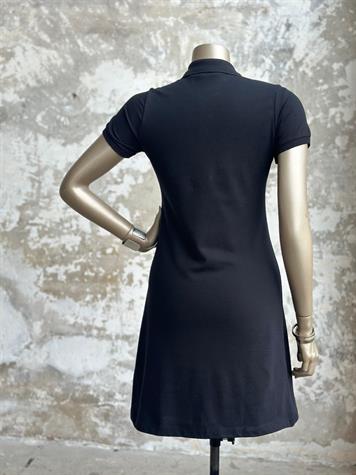 Marka Model Polo Yaka Elbise (Siyah)