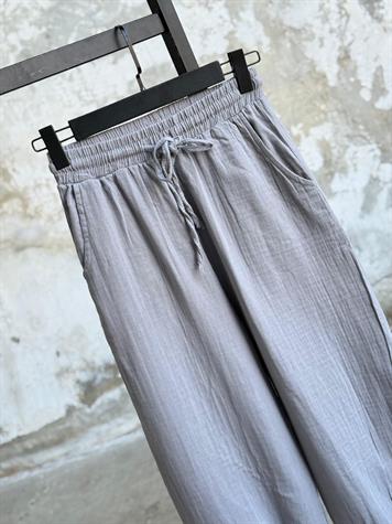 Müslin Kumaş Paçası Çımalı Pantolon (Gri)