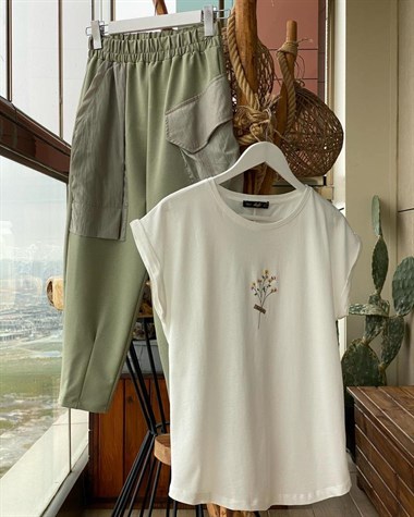 Nakış Çiçek Detaylı Basic Tshirt