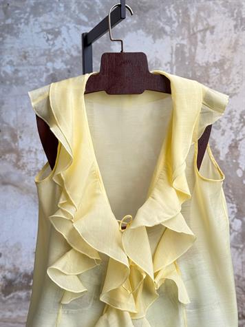 Omuzdan Fırfır Detaylı Bağlamalı Bluz (Sarı)