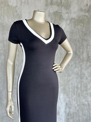 Oysh Kumaş Yanı Beyaz Şerit Detaylı Elbise (Siyah)