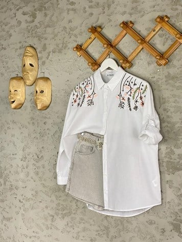 Özel Nakış İşlemeli Gömlek (Beyaz)