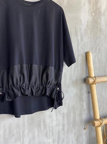 Paraşüt Kumaş Ön Büzgülü Tshirt (Siyah)