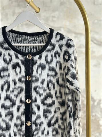 Premium Angora Yünlü Leopar Desen Hırka (Beyaz)
