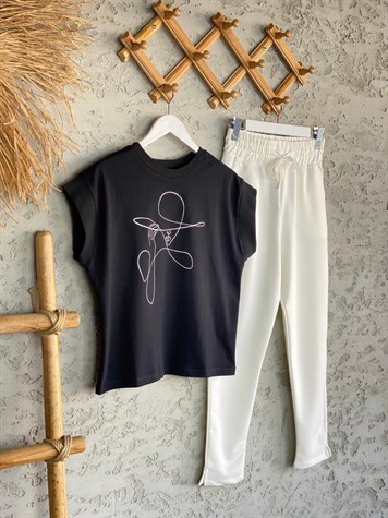 Şapkalı Kız Çizgili Tshirt (Siyah)