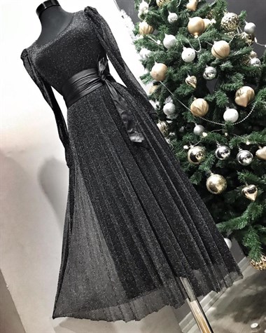 Simli Altı Piliseli Tül Elbise