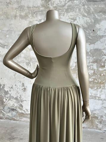 Sırt Dekolte Detaylı Kloş Elbise (Haki)