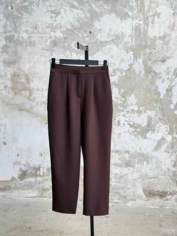 Sırt Lastik Detaylı Havuç Model Pantolon (Kahve)