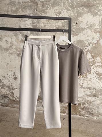 Sırt Lastik Detaylı Havuç Model Pantolon (Gri)