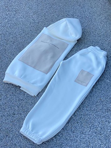 SIRT MODEL DETAYLI KAPÜŞONLU SWEATSHİRT JOGGER PANTOLON TAKIM (BEYAZ)