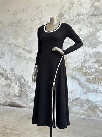 Soft Modal Kumaş Şeritli Armalı Elbise (Siyah)