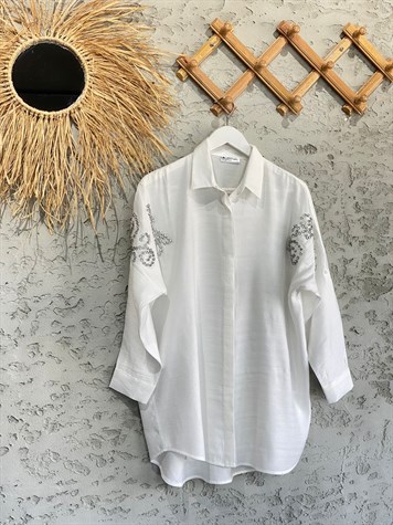 Taş İşlemeli Kol Detay Oversize Gömlek (Beyaz)