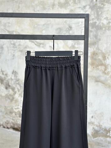 Bol Paça Büzgü Detaylı Pantolon (Siyah)