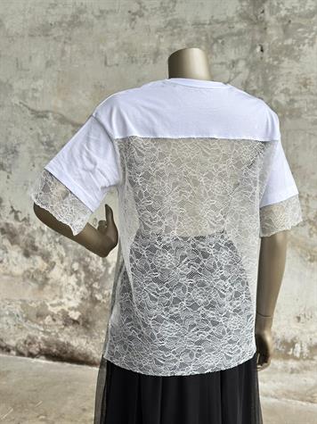 Tasarım Dantel İşçilikli Tişört (Beyaz)