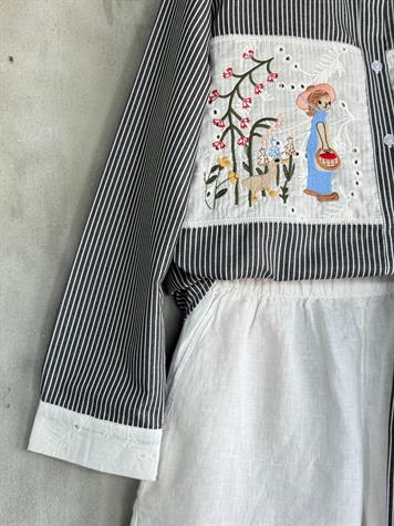 Tasarım Fisto Nakış İşçilikli Gömlek (Siyah)