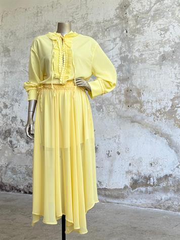 Tasarım İthal Kumaş Fırfır Detaylı Kadın Takım (Sarı)