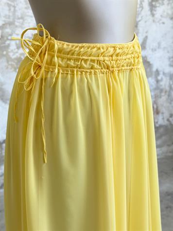 Tasarım İthal Kumaş Fırfır Detaylı Kadın Takım (Sarı)