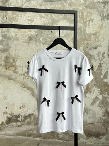 Tasarım Kristal Taş İşçilikli Fiyonk Detaylı Tişört (Siyah/Beyaz)