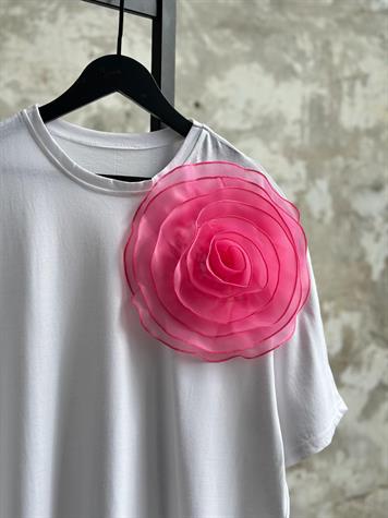 Tasarım Model Pembe Organze Güllü Tişört (Beyaz)