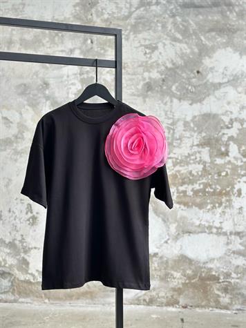 Tasarım Model Pembe Organze Güllü Tişört (Siyah)