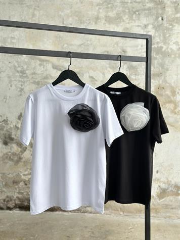 Tasarım Model Seyyar Organze Çiçekli Tişört (Siyah)