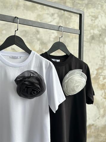 Tasarım Model Seyyar Organze Çiçekli Tişört (Siyah)