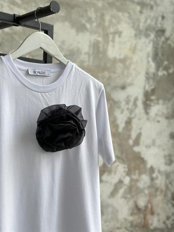 Tasarım Model Seyyar Organze Çiçekli Tişört (Beyaz)