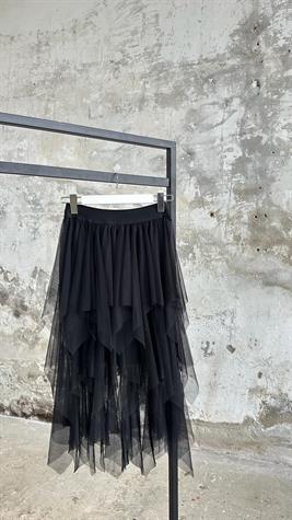 Tasarım Model Tütülü Etek (Siyah)