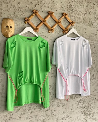 Tasarım Önü Büzgü Detaylı Tshirt (Beyaz/Yeşil)