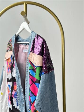 Ön Siparişe Açılmıştır 18.03.24 Tarihinde Kargo Çıkışı Olacaktır...Tasarım Pul Payet İşlemeli Karışık Desenli Denim Ceket (Mavi)
