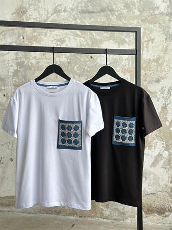 Tasarım Tek Cep Kristal Taş İşçilikli Tişört (Beyaz/Siyah)