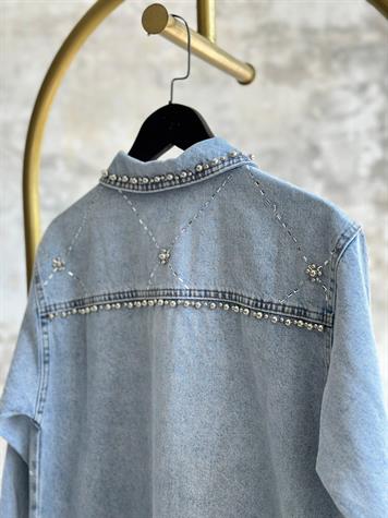 Tasarım Zımba Taş Ve Kristal Taş İşçilikli Denim Ceket (Buz Mavisi)