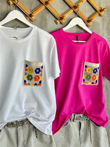 Tek Cep Örgü Ve Taş İşçilikli Tişört (Pembe/Beyaz)