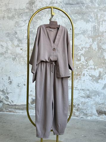 Tek Düğme Detaylı Tensel Kumaş Şalvar Model Takım (Vizon)
