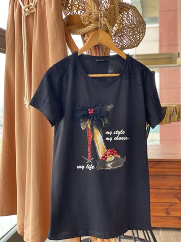 Topuklu Ayakkabı Baskılı Dantel Detaylı Tshirt (SİYAH)