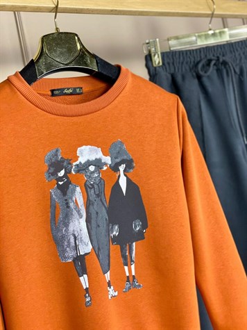Üç Kadın Desenli Sweat (Kiremit)