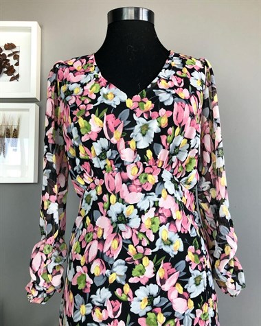 v yaka fırfır detaylı elbise (pembe)