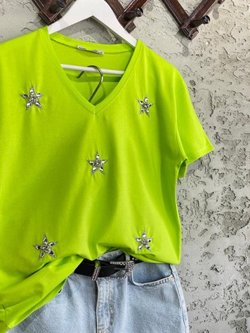 V Yaka Kristal Taşlı Yıldız Detay Tshirt (Neon Yeşil)