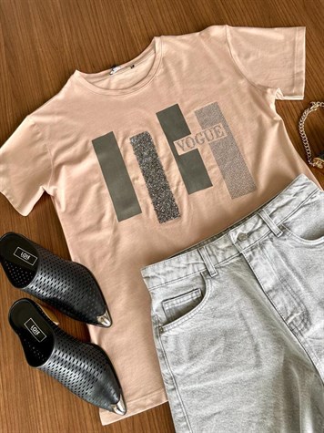 Vogue Yazı Detaylı Taş İşlemeli Tshirt (Bej)
