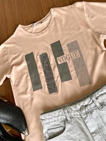 Vogue Yazı Detaylı Taş İşlemeli Tshirt (Bej)