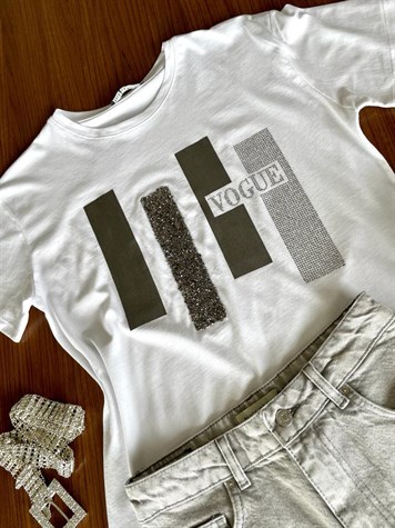 Vogue Yazı Detaylı Taş İşlemeli Tshirt (Beyaz)