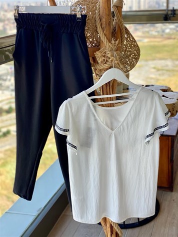 Volan Detaylı Sırtı V Yaka Tshirt  (EKRU)