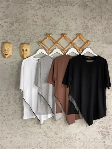 Yanı Yırtmaçlı Zincir Detaylı Tshirt (Kahverengi/Siyah)
